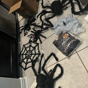 hyde & eek plush Black Furry Spiders for Halloween Set NEW